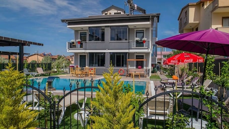 Sundeck
