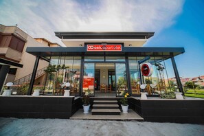Front of property - Asil Apart Otel (Burhaniye)
