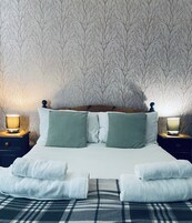 Ropa de cama de alta calidad y escritorio 