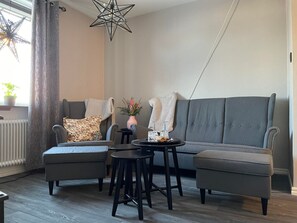 Junior Suite, 1 Double Bed | Premium bedding, blackout drapes, free WiFi - Brålanda Hotell & Vandrarhem - Hostel (Bralanda)