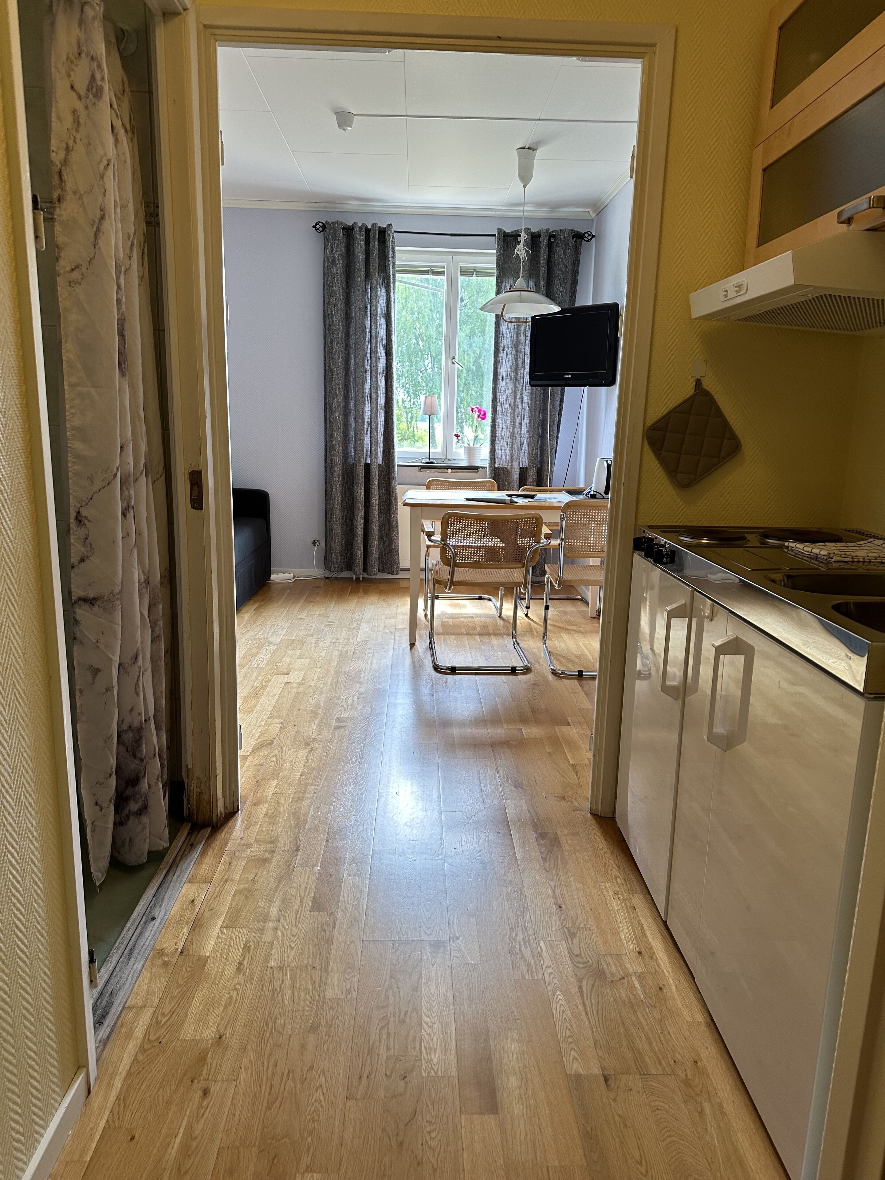 Apartment | Premium bedding, blackout drapes, free WiFi