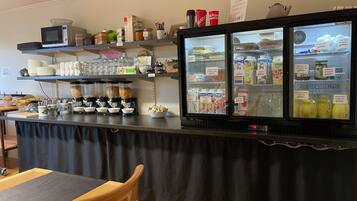 Free daily buffet breakfast
