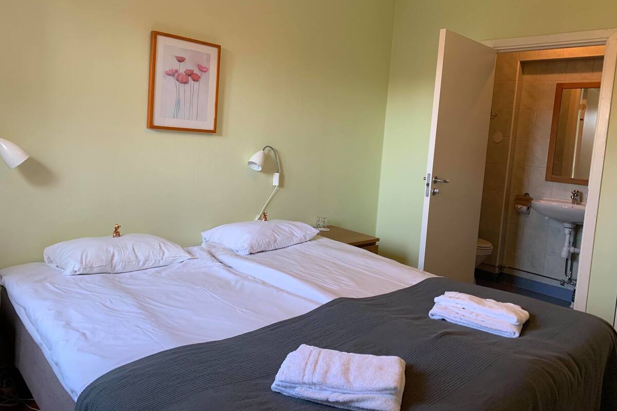 Twin kamer | Luxe beddengoed, verduisterende gordijnen, gratis wifi
