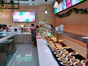 Breakfast and lunch served  - Qingdao Haiyue Home Resort Hotel (Qingdao)