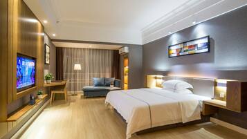 Double Room | Desk, iron/ironing board, free WiFi, bed sheets