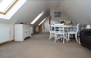 Living area - The Studio Apartments (Banbury)