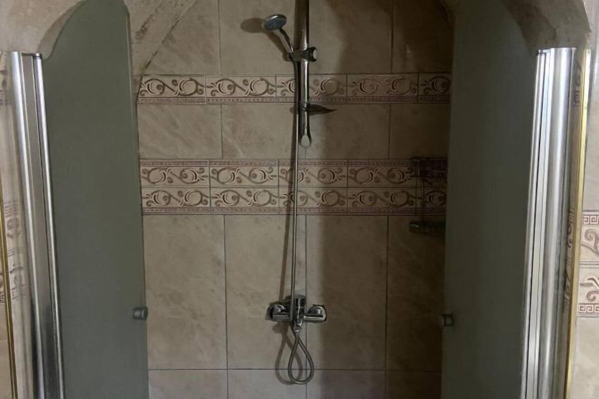 Bathroom | Free toiletries, hair dryer, bathrobes, slippers