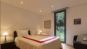 Soundproofing, iron/ironing board, free WiFi, bed sheets