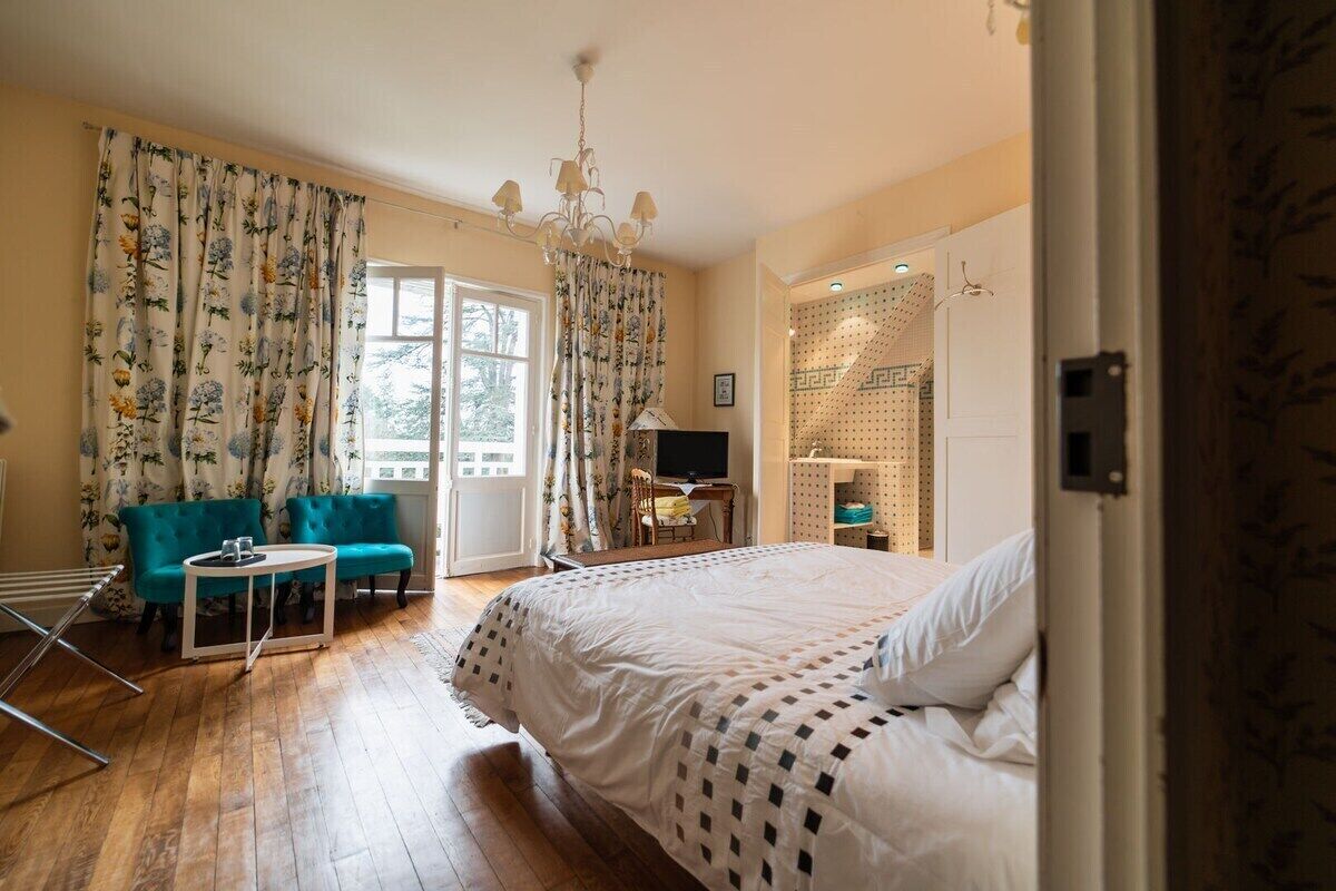 スーペリア ダブルルーム | 高級寝具、デスク、遮光カーテン、防音設備