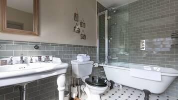 Standard Double Room, Private Bathroom | Bathroom