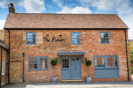 Exterior. The Pointer