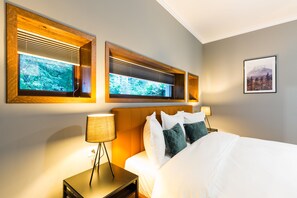 Superior Double Room | 1 bedroom, premium bedding, minibar, in-room safe - UpperHouse Brasov (Brasov)