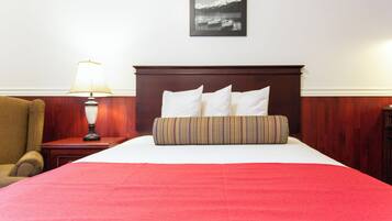 Bureau, fer et planche Ă repasser, Wi-Fi gratuit, draps fournis