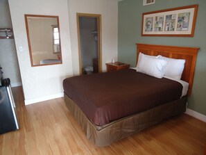 Standard Room, 1 Queen Bed, Non Smoking