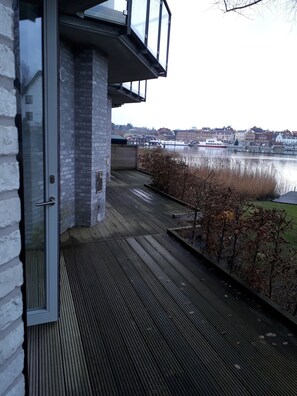 Deluxe Condo, 2 Bedrooms, River View, Ground Floor | Terrace/patio
