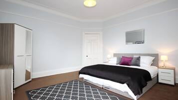 House, 4 Bedrooms | 4 bedrooms, iron/ironing board, free WiFi, bed sheets