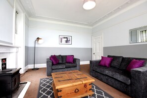 House, 4 Bedrooms | Living area | Flat-screen TV - Braemount House (Paisley)