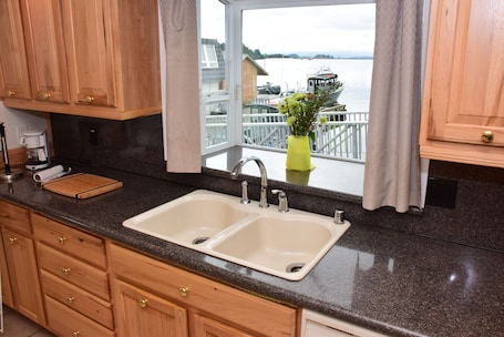 1 Bedroom Suite A | Private kitchen | Fridge, microwave, coffee/tea maker