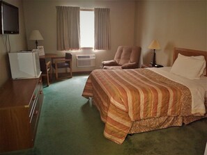 Traditional Room, 1 Queen Bed - SunRise Inn Hotel (Mondovi)