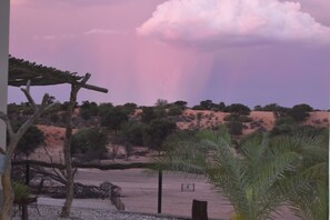 Terrace/patio - Kalahari Farmstall - Accommodation and Campground (Koes)