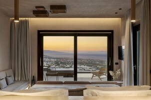 Bird's Eye Suite with Private Pool