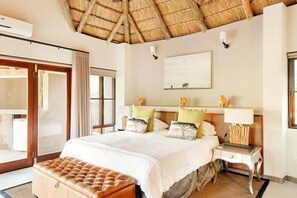 Luxury Room | In-room safe, desk, soundproofing, free WiFi - Tambuti Lodge (Pilanesberg National Park)