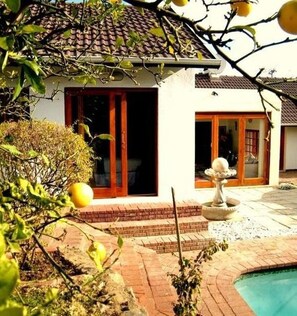 Exterior - Mizizi House of Sandton Bed & Breakfast (Sandton)