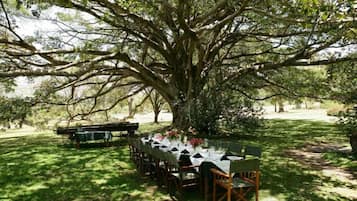 Lunch and dinner served