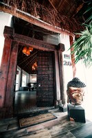 20 Tox Master (1 King) | 1 bedroom, laptop workspace, blackout drapes, iron/ironing board