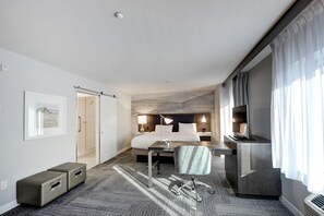 高級寢具、Select Comfort 床墊、客房內保險箱、書桌