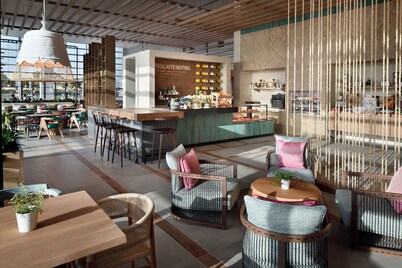 Holiday Inn & Suites Dubai Festival City by IHG