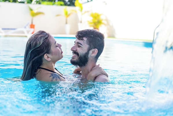 Outdoor pool - Hotel Anamela (Mani)