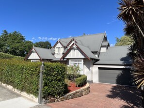 Front of property - Lucy's House Serenity (Healesville)