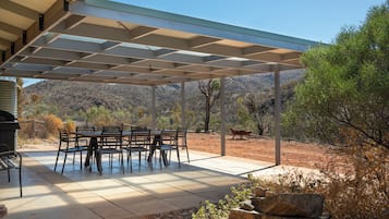 Wallaby Cottage | Terrace/patio