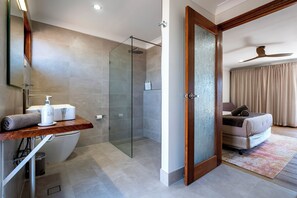 Suite | Bagno | Doccia, set di cortesia gratuito, asciugamani