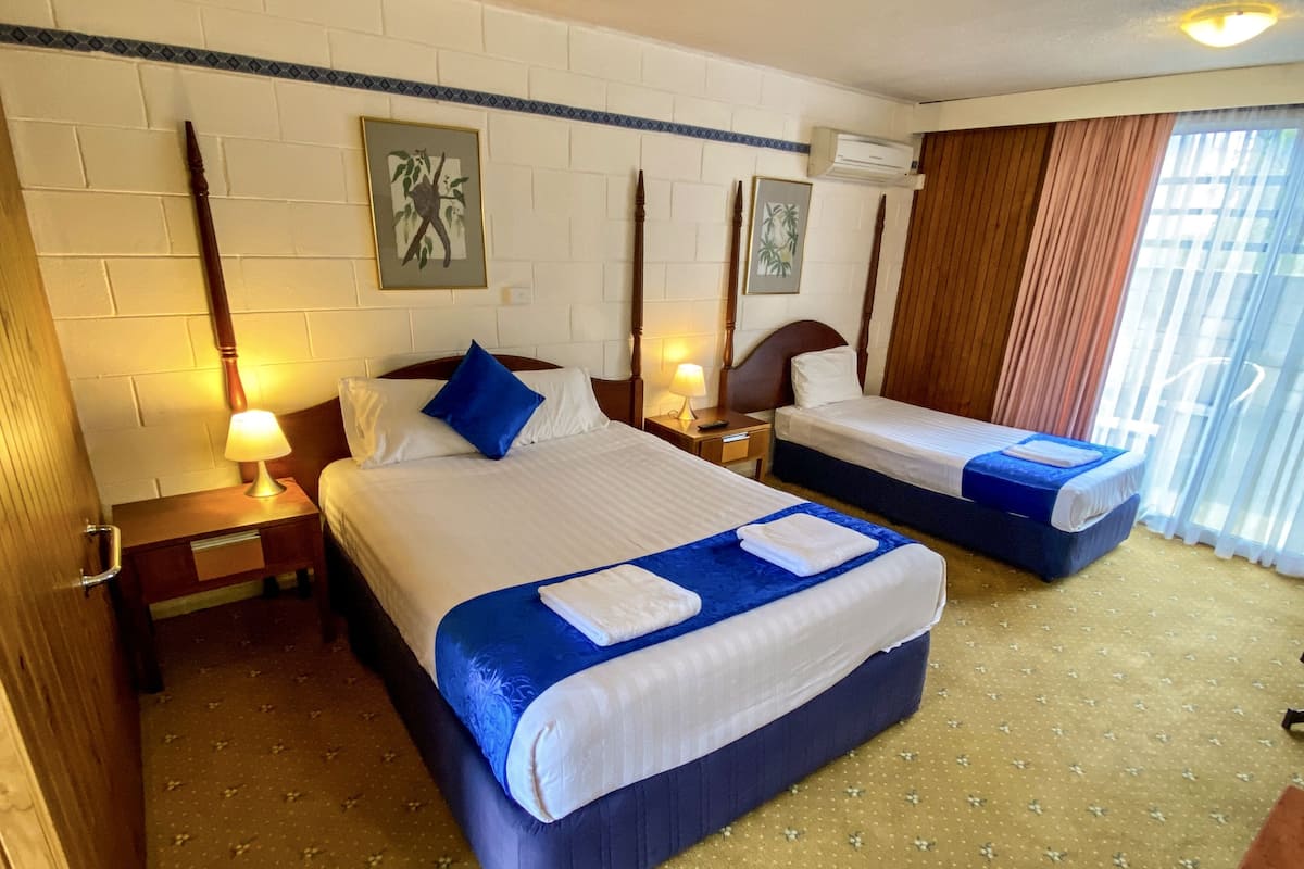 Basic Triple Room
