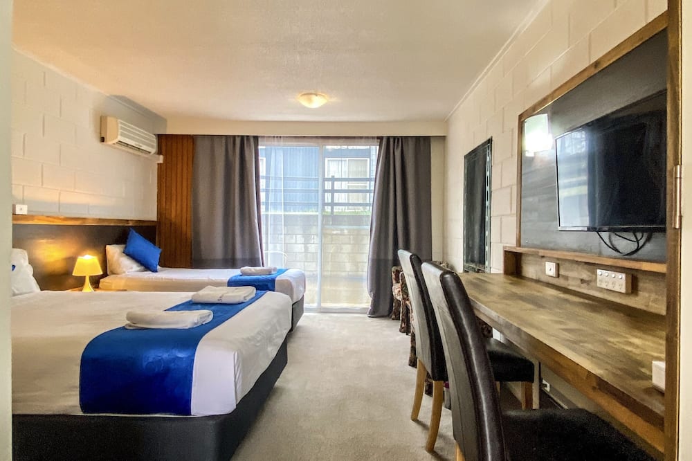 Snow Season Motor Inn