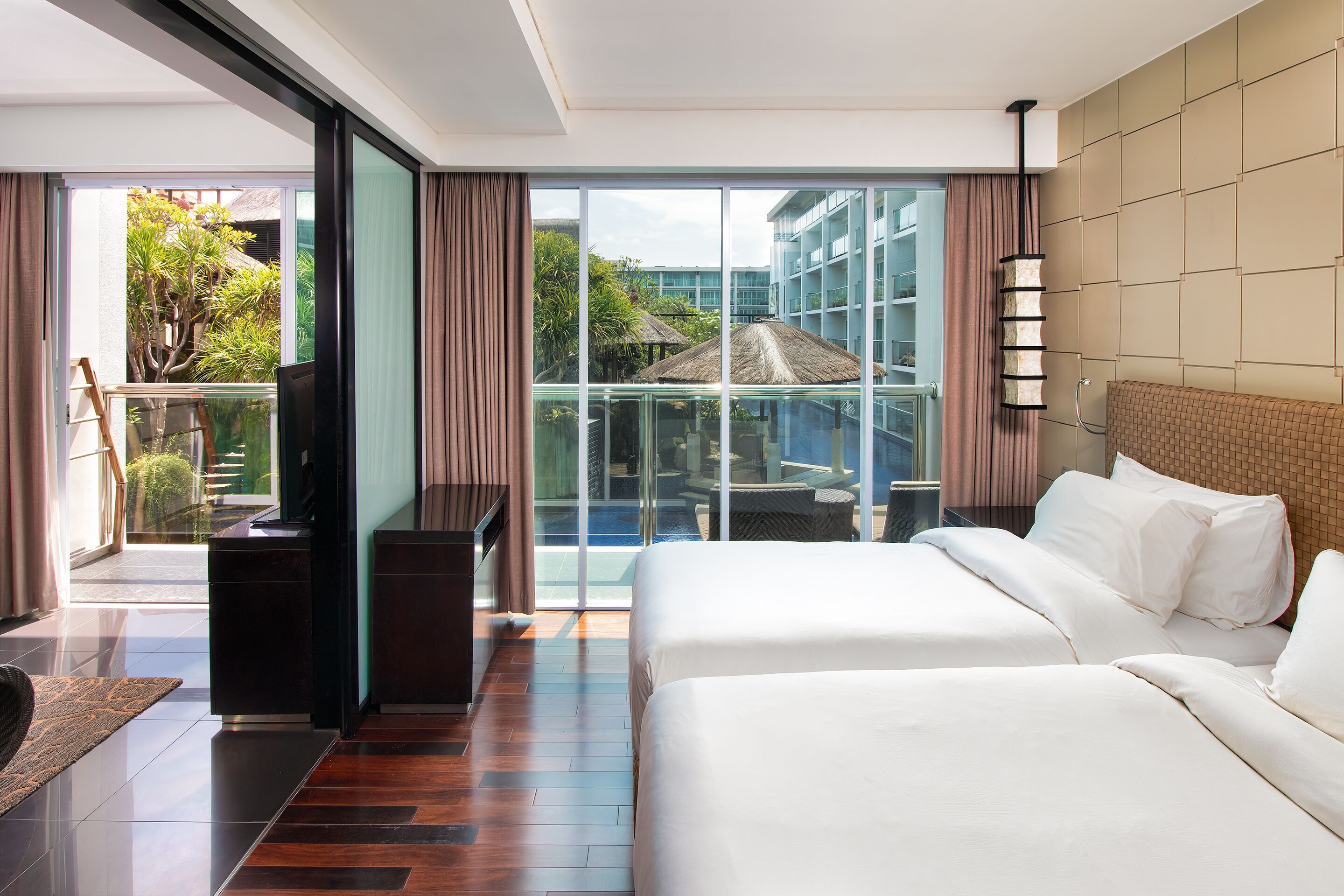 2 bedrooms, minibar, in-room safe, blackout drapes