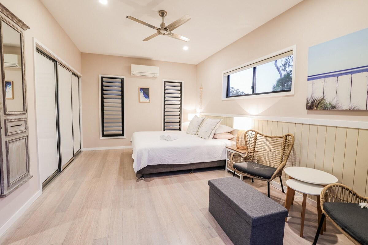 Comfort Room (Kingfisher)
