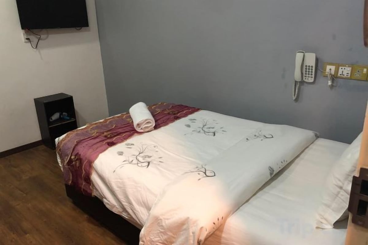 Schreibtisch, Verdunkelungsvorhänge, kostenloses WLAN, Bettwäsche