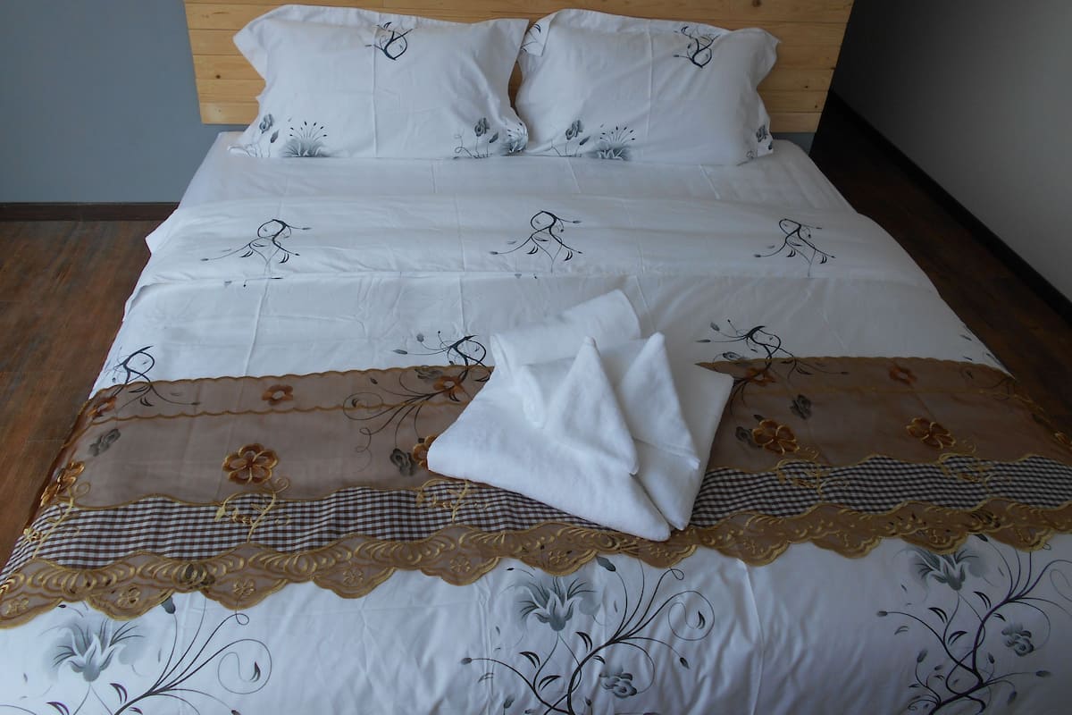 Standard Triple Room Without Window | Desk, blackout drapes, free WiFi, bed sheets