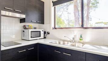 Self Contained 2 Bedroom, 2 Bathroom House | Private kitchen | Full-size fridge, microwave, stovetop, espresso maker
