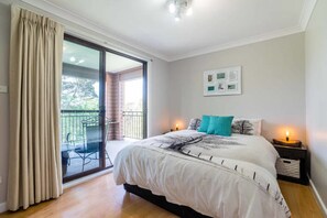 2 bedrooms, Egyptian cotton sheets, premium bedding, pillowtop beds - Kookaburra Retreat (Berowra Heights)