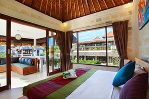 コテージ | セーフティボックス (室内)、デスク、アイロン / アイロン台、ベビーベッド