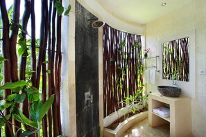 Free toiletries, hair dryer, bathrobes, slippers