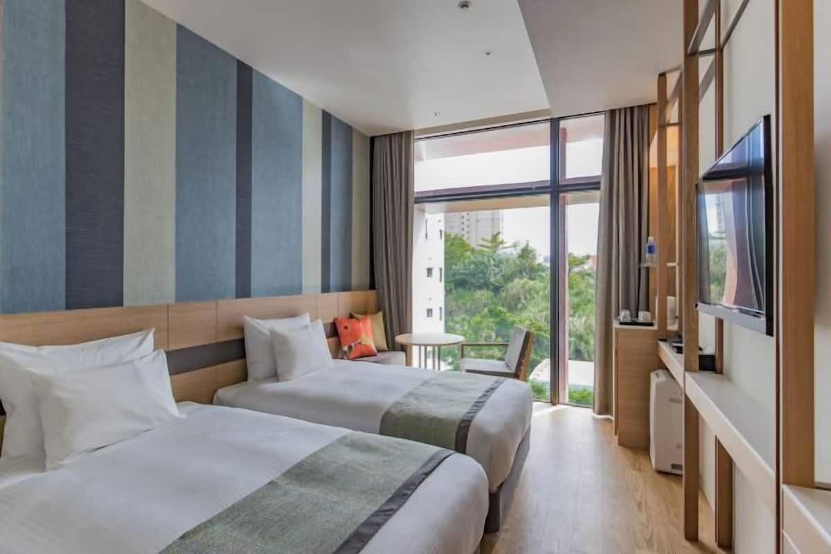 In-room safe, desk, laptop workspace, blackout curtains