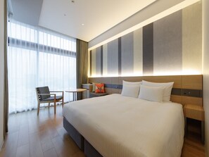 Deluxe King Room Non Smoking (2 people use) | In-room safe, desk, laptop workspace, blackout drapes