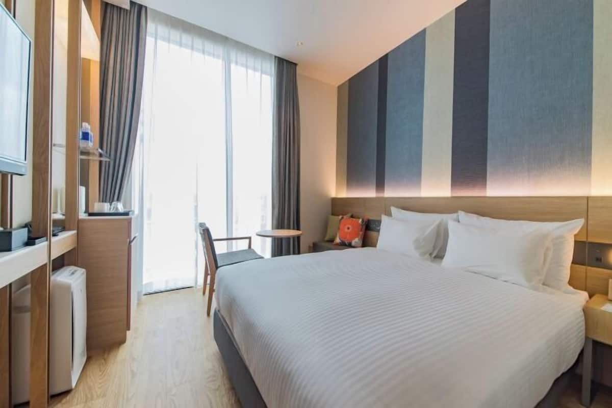 In-room safe, desk, laptop workspace, blackout curtains