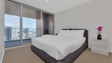 Family Apartment, 3 Bedrooms, Accessible | Iron/ironing board, free WiFi, bed sheets