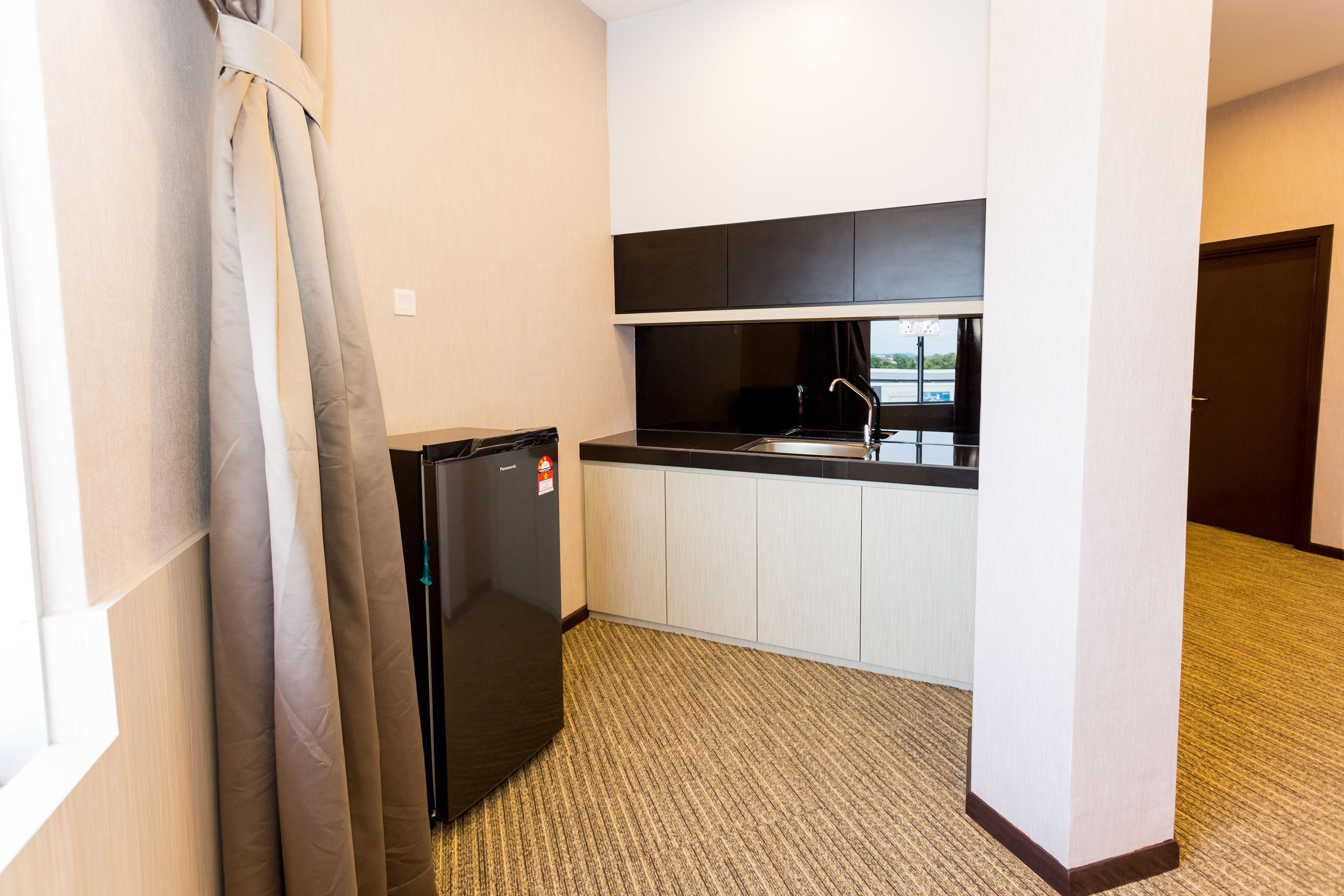 penthouse | private kitchenette | coffee/tea maker, electric kettle